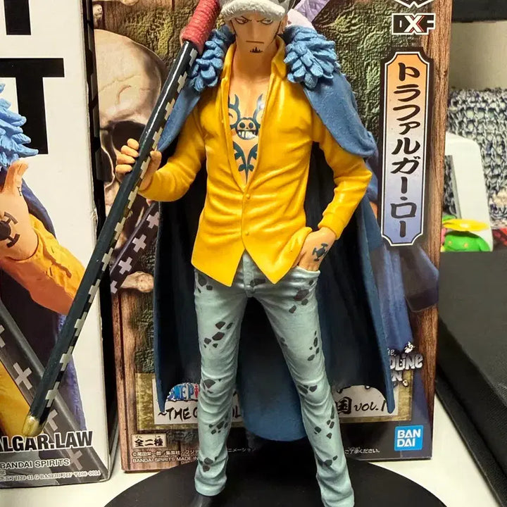[BUNJANG] One Piece Trafalgar Law Figure Bundle Set / 원피스 트라팔가 로우 피규어 및 쿠지 하위상 급처