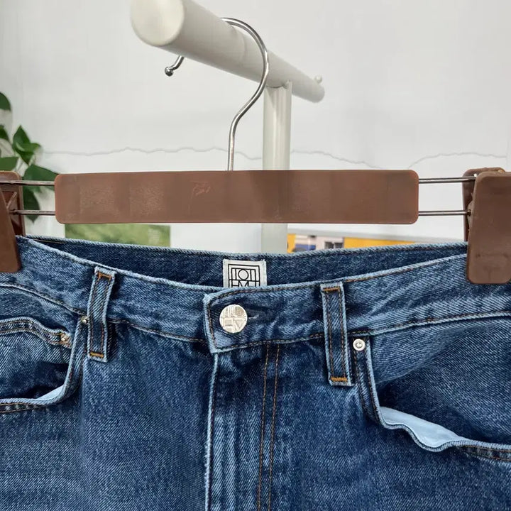 [BUNJANG] Totême Twist Denim Pants Size 28 / 토템 트위스트 데님 팬츠 28