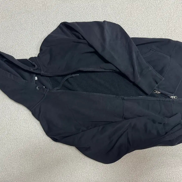 [BUNJANG] Uniqlo Hoodie Zip-up Black / 유니클로 후드집업 팝니다.
