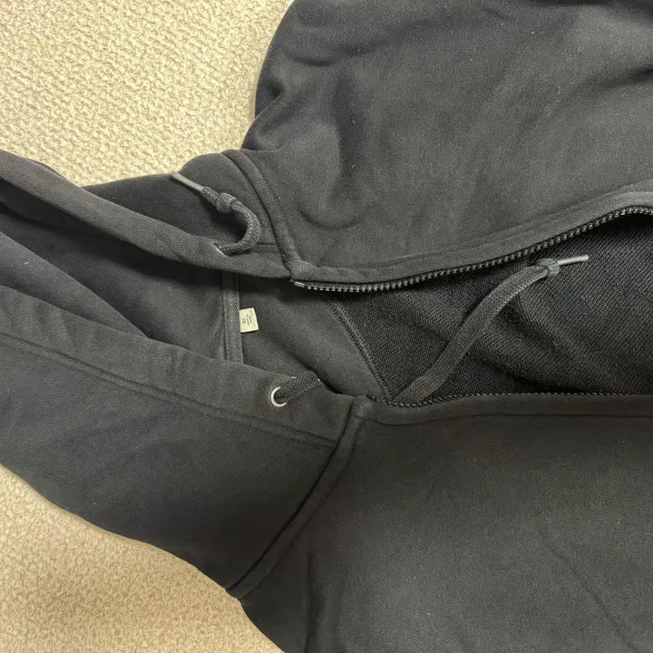 [BUNJANG] Uniqlo Hoodie Zip-up Black / 유니클로 후드집업 팝니다.