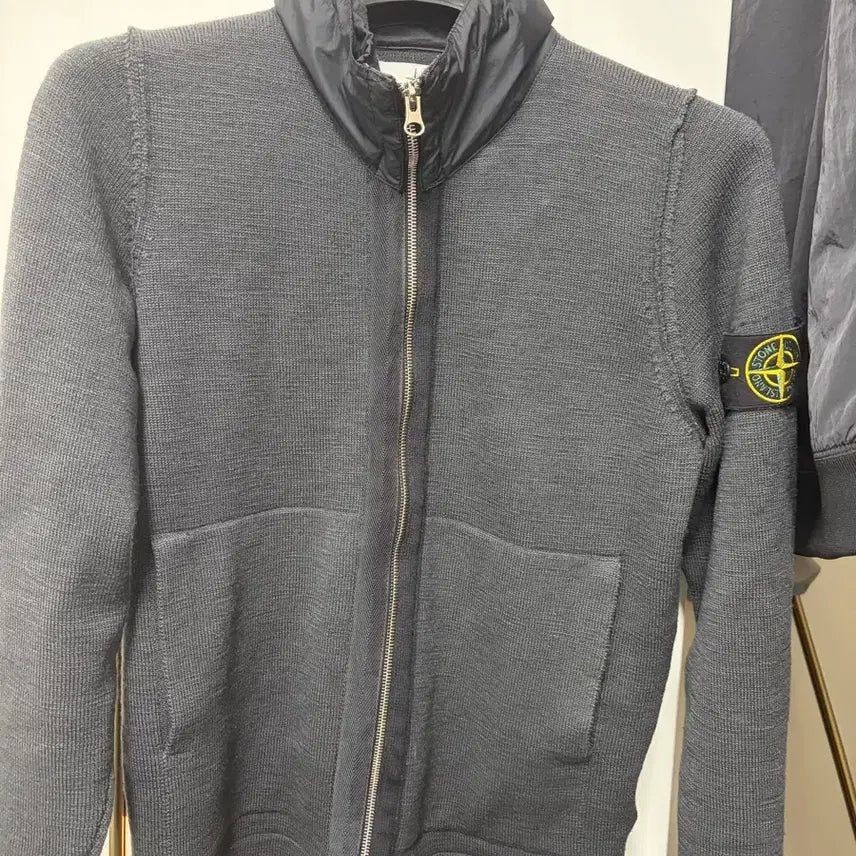 [SOLD OUT] ₩당일배송₩ 스톤아일랜드 니트 후드 집업 그레이
