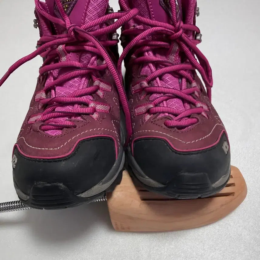 [BUNJANG] K2 Gore-Tex Hiking Shoes (Pink) - Women's / K2 고어텍스 등산화 핑크 여성용