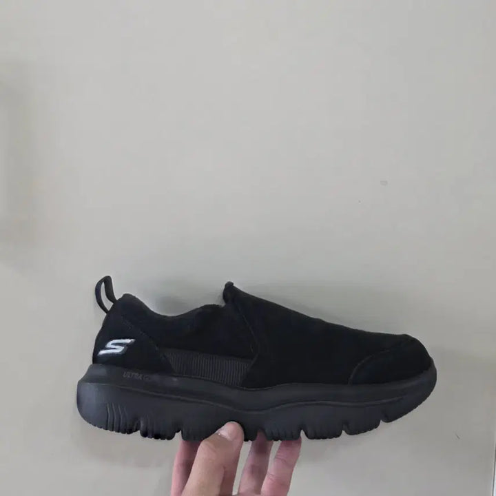 [BUNJANG] Skechers Go Walk Evolution Ultra Slip-On Warm Triple Black / [270] 스케쳐스 고워크 에볼루션 울트라 슬립온 웜 트리플블랙ㅡ최저가