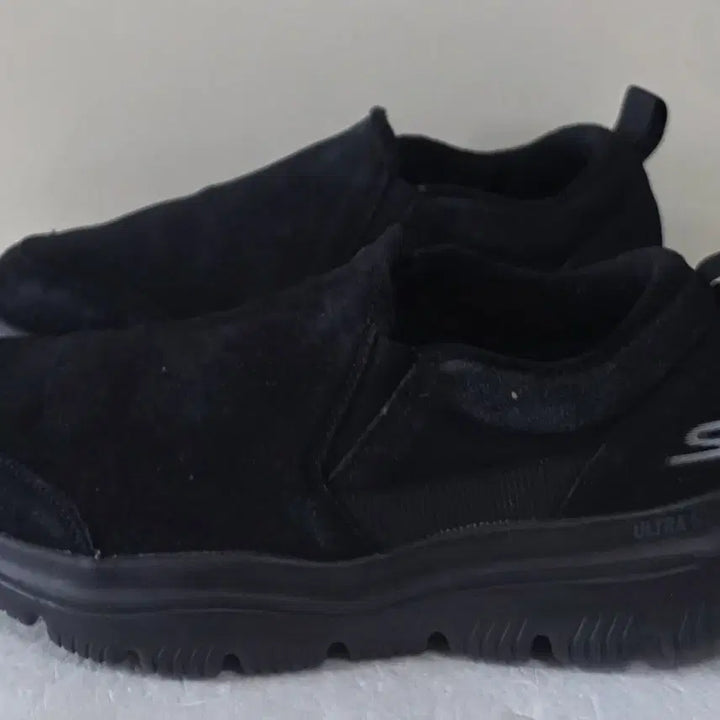 [BUNJANG] Skechers Go Walk Evolution Ultra Slip-On Warm Triple Black / [270] 스케쳐스 고워크 에볼루션 울트라 슬립온 웜 트리플블랙ㅡ최저가