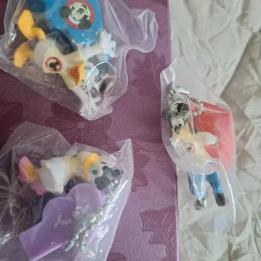 [BUNJANG] Disney Mickey Mouse Club Character Figurine Whistle Gachapon Keychain / 디즈니 미키마우스 클럽 캐릭터 피규어 호루라기 가챠 키링