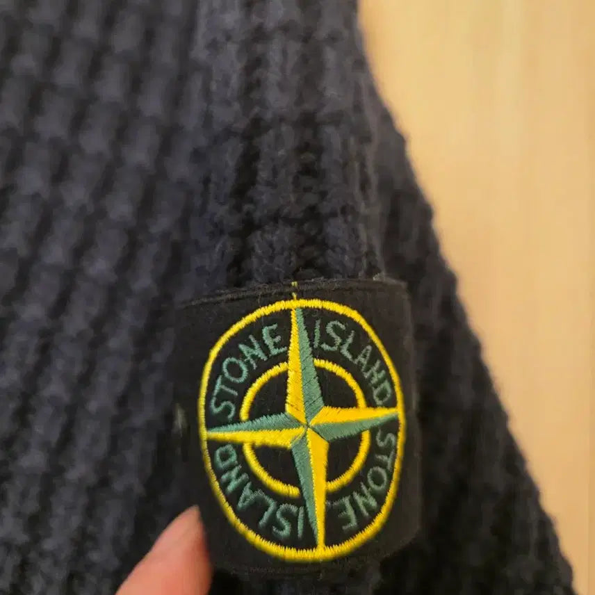 [BUNJANG] Stone Island Navy Waffle Mock Neck Knit / 스톤아일랜드 네이비 와플 모크넥 니트