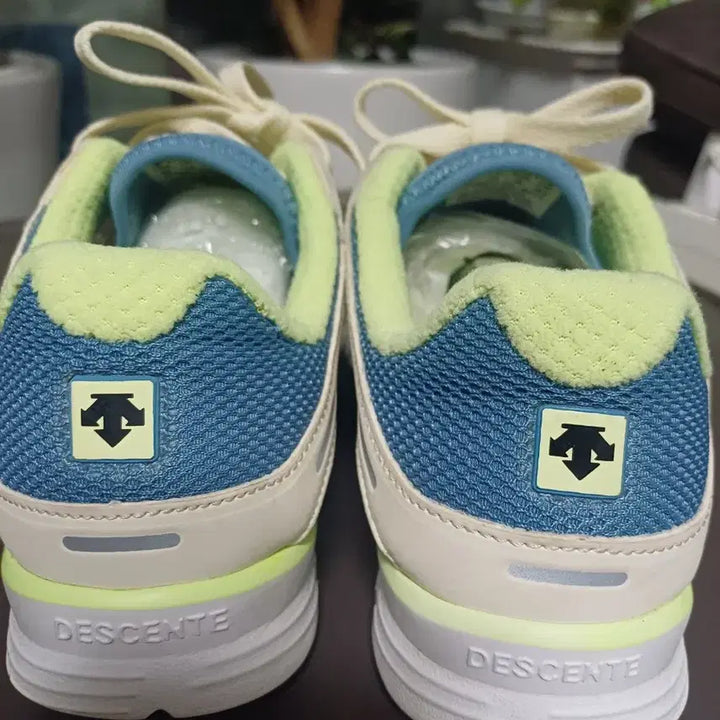 [BUNJANG] Descente Lightweight Comfortable Sneakers (Women&