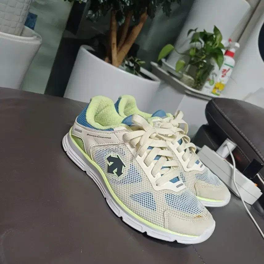 [BUNJANG] Descente Lightweight Comfortable Sneakers (Women&