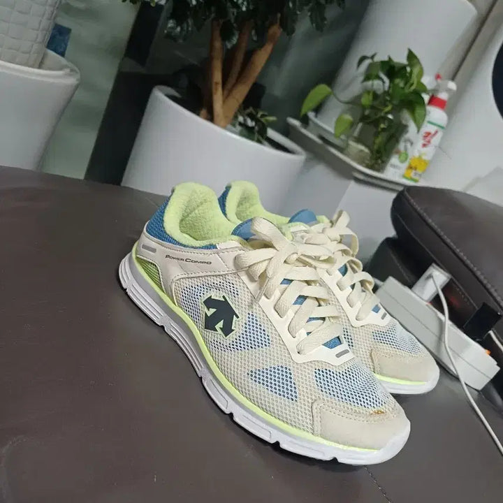 [BUNJANG] Descente Lightweight Comfortable Sneakers (Women&