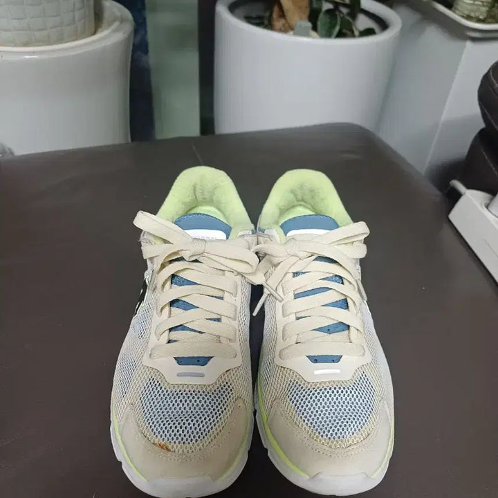 [BUNJANG] Descente Lightweight Comfortable Sneakers (Women&