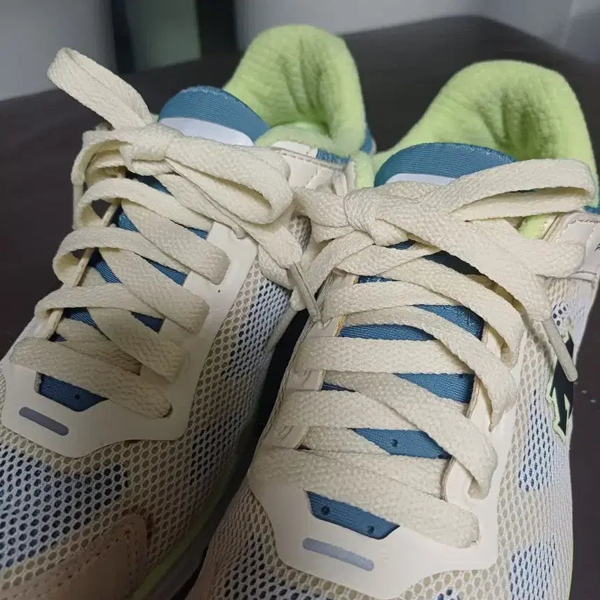[BUNJANG] Descente Lightweight Comfortable Sneakers (Women&
