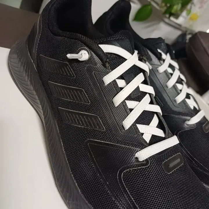 [BUNJANG] Adidas Sneakers 235 / 발볼 편한   아디다스  운동화 235