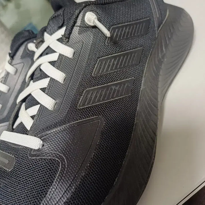 [BUNJANG] Adidas Sneakers 235 / 발볼 편한   아디다스  운동화 235