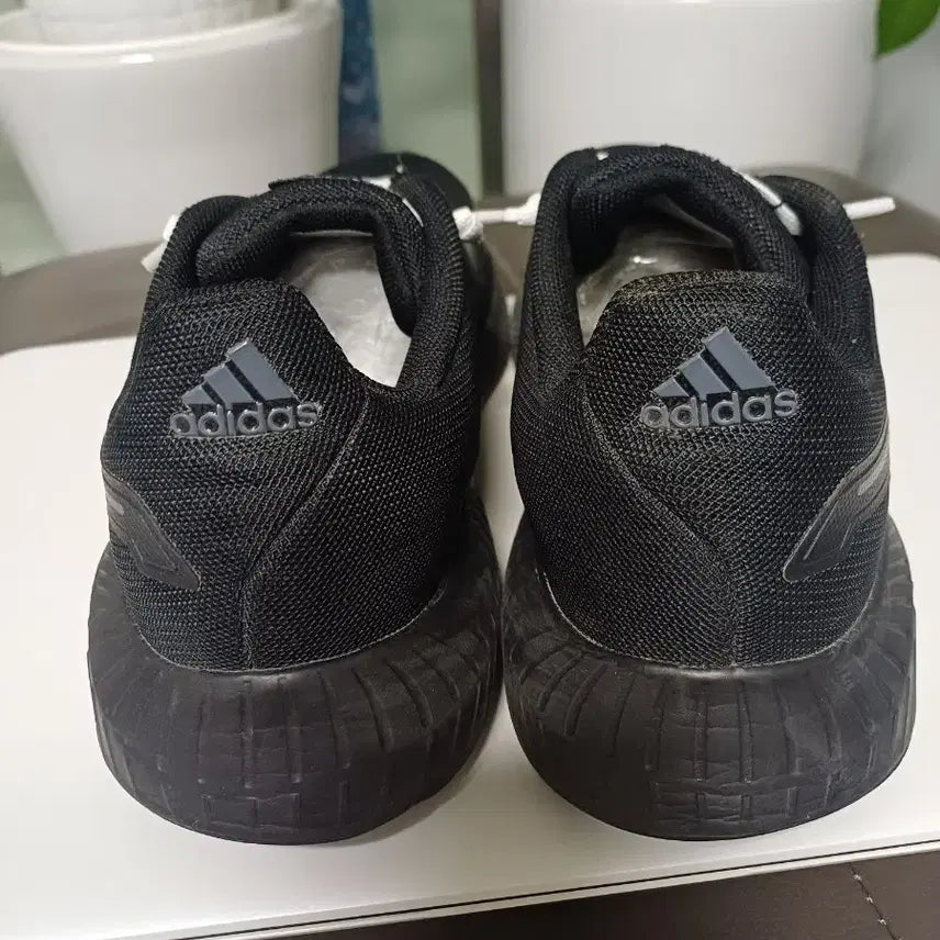 [BUNJANG] Adidas Sneakers 235 / 발볼 편한   아디다스  운동화 235