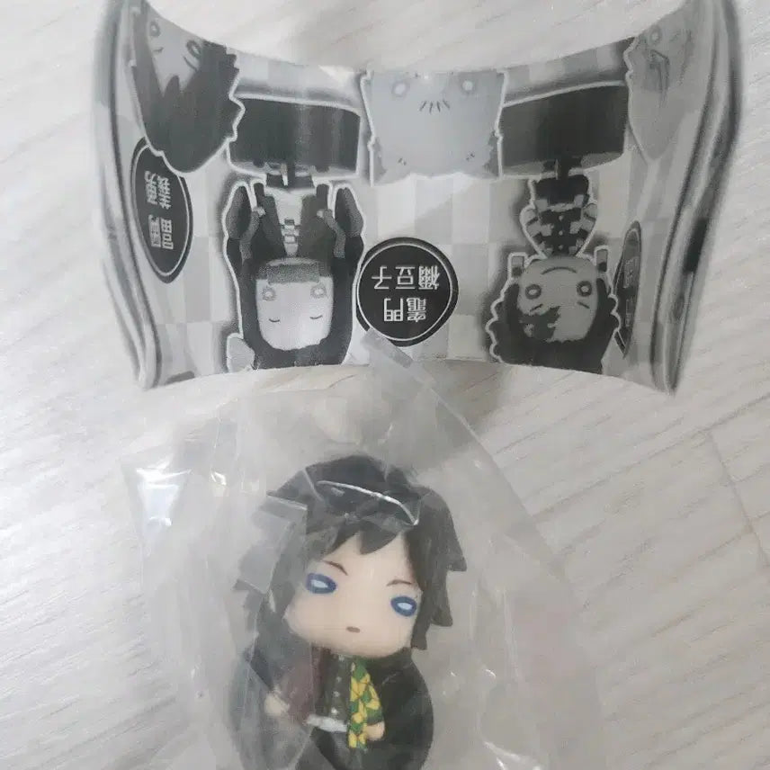 [BUNJANG] Demon Slayer Giyu Mascot Figure / 귀멸의 칼날 기유 마스코트 피규어