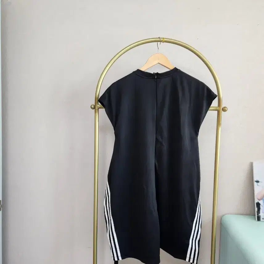 [BUNJANG] Adidas Three-Stripe Black Jumpsuit / 아디다스 삼선 블랙 점프수트