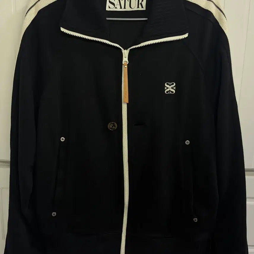 [SOLD OUT] 세터 로턴 올 데이 트랙 집업 자켓 (캐비어 블랙)