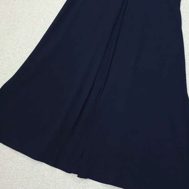 [BUNJANG] Uniqlo A-Line Midi Dress / (S)유니클로 여성 민소매 A라인 미디 원피스 네이비 K5W2855