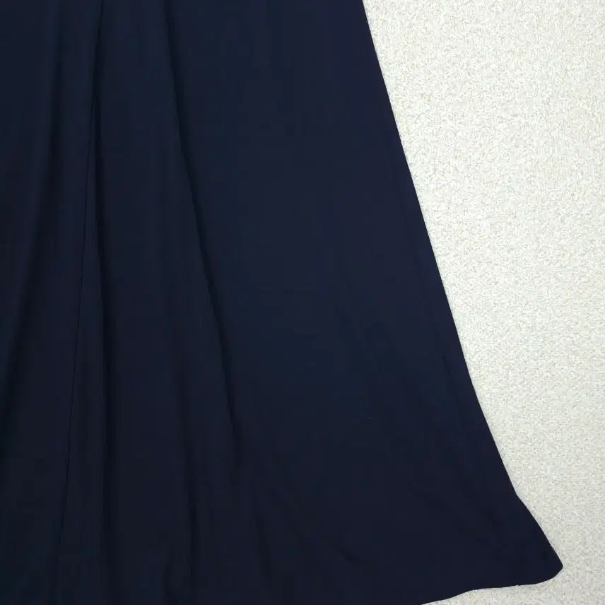 [BUNJANG] Uniqlo A-Line Midi Dress / (S)유니클로 여성 민소매 A라인 미디 원피스 네이비 K5W2855