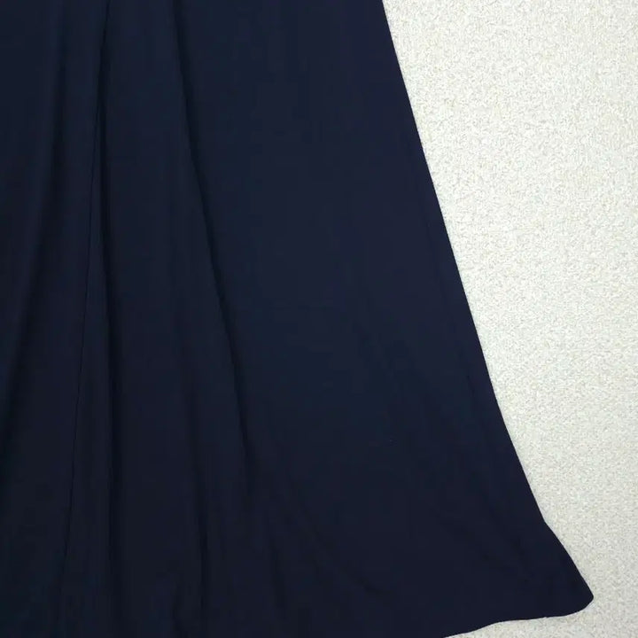 [BUNJANG] Uniqlo A-Line Midi Dress / (S)유니클로 여성 민소매 A라인 미디 원피스 네이비 K5W2855