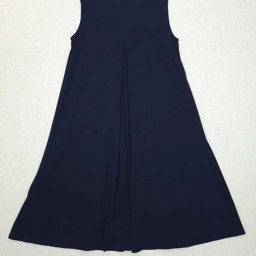 [BUNJANG] Uniqlo A-Line Midi Dress / (S)유니클로 여성 민소매 A라인 미디 원피스 네이비 K5W2855