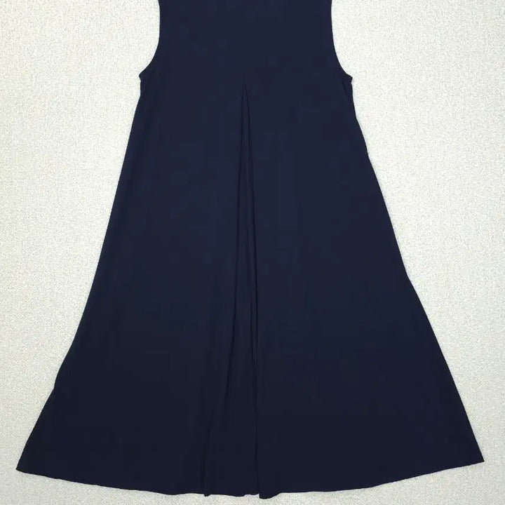 [BUNJANG] Uniqlo A-Line Midi Dress / (S)유니클로 여성 민소매 A라인 미디 원피스 네이비 K5W2855