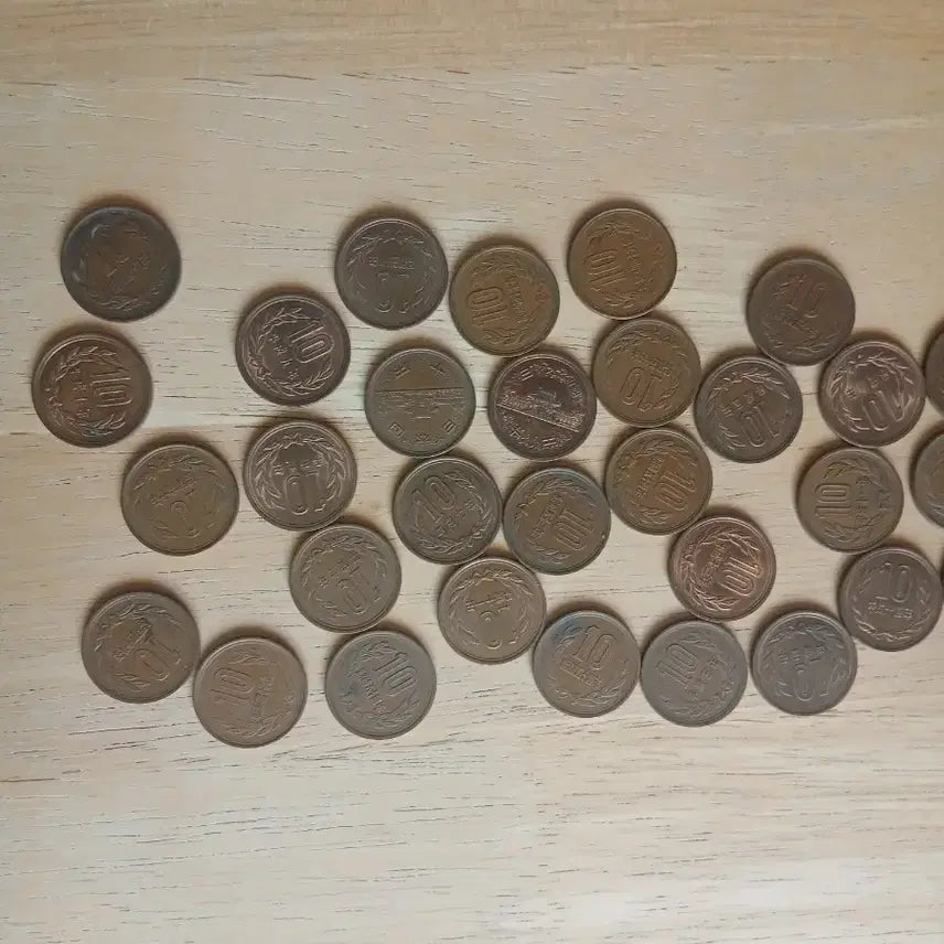 [BUNJANG] Old Showa Japan 10 Yen Coin Set / 오래된 쇼와일본동전 10엔 50개