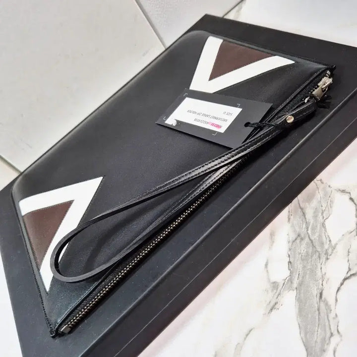[BUNJANG] Neil Barrett Leather Clutch Bag / (정품) 닐바렛 가죽 클러치백 / 새상품