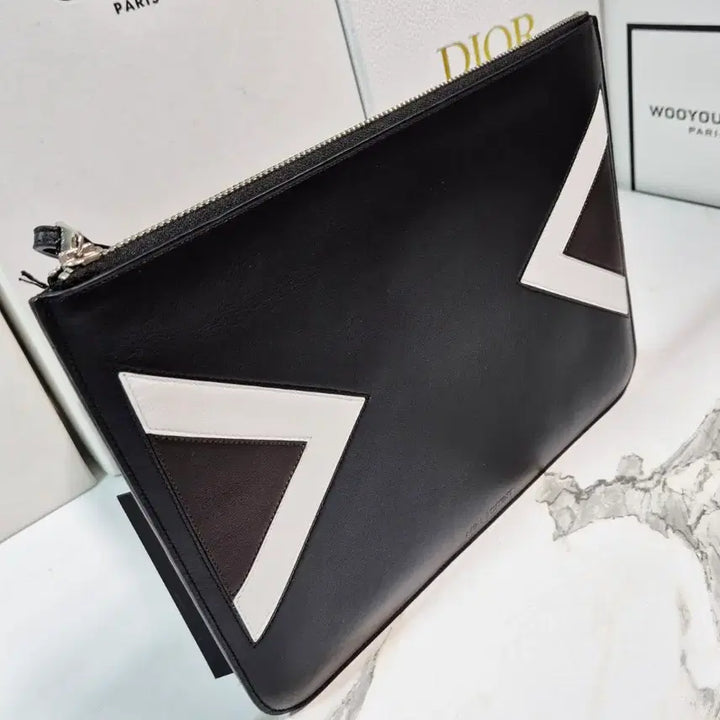 [BUNJANG] Neil Barrett Leather Clutch Bag / (정품) 닐바렛 가죽 클러치백 / 새상품