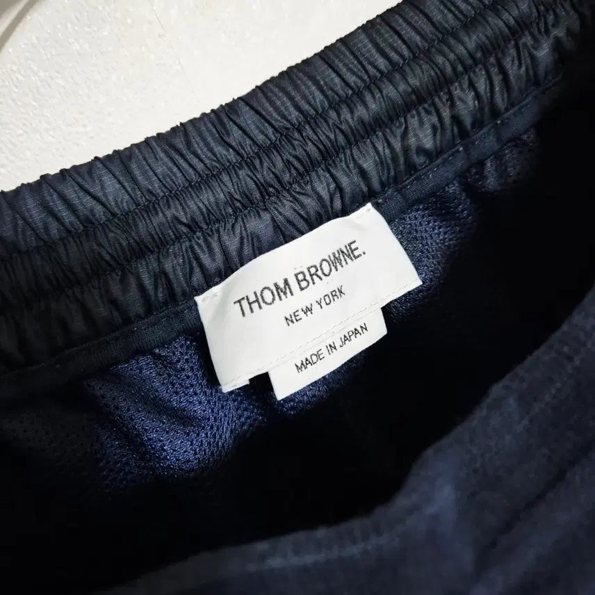 [BUNJANG] Thom Browne Stripe Jogger Pants Navy / (정품) 톰브라운 사선 스프라이트 조거 팬츠 네이비 바지 4
