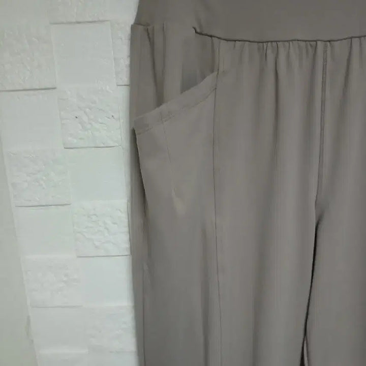 [BUNJANG] DURAN Beige Jogger Pants - M / 듀란 베이지 조거 팬츠ㅡM