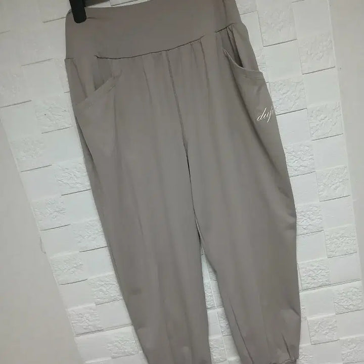 [BUNJANG] DURAN Beige Jogger Pants - M / 듀란 베이지 조거 팬츠ㅡM