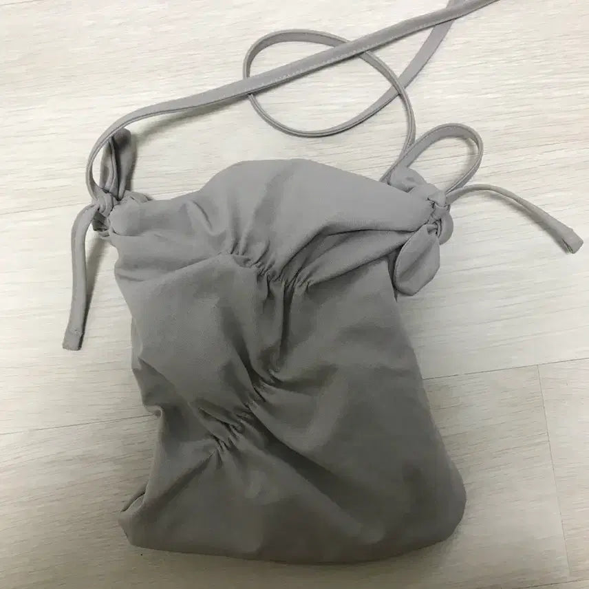 [BUNJANG] Miseki Seoul Shirring Mini Crossbag Gray / 미세키서울 셔링 미니 크로스백 그레이