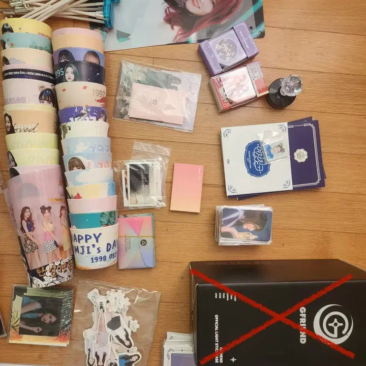 [BUNJANG] GFRIEND Album Bundle Set, DVD, Kino, Photocard, Goods / 일괄 처분) 여자친구 앨범 시그 DVD 키노 포카 굿즈 비공굿