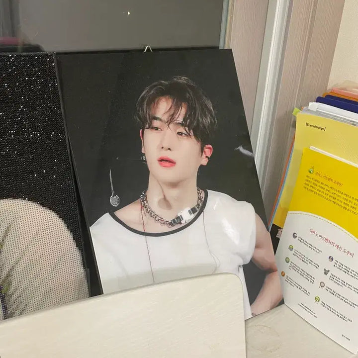 [BUNJANG] The Boyz Hyunjae Photo Frame / 더보이즈 현재 실물 액자 theboys