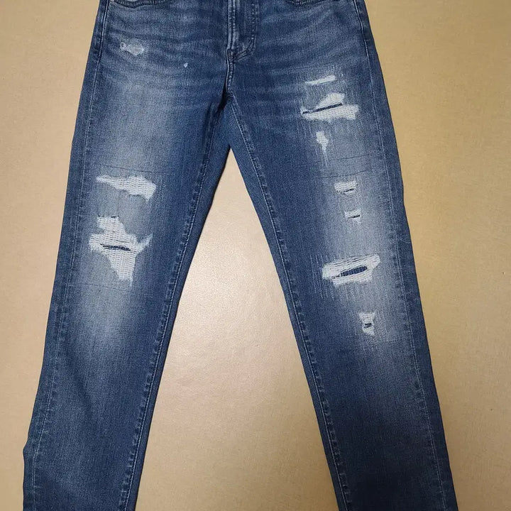 [BUNJANG] Uniqlo Slim Fit Mid-Wash Jeans / 유니클로 데미지 슬림핏 중청 28