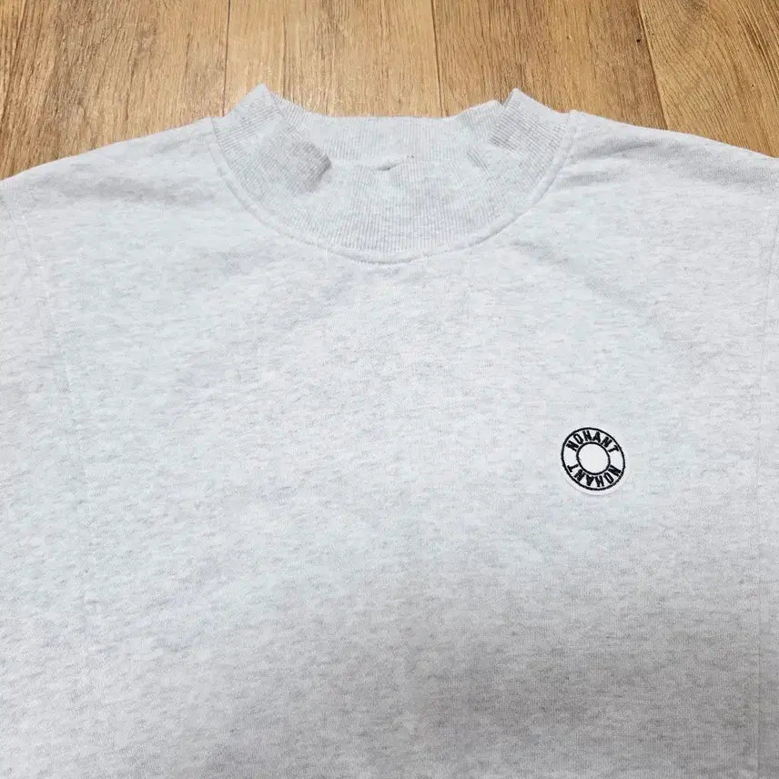 [BUNJANG] Nohant Logo Patch Crewneck Sweatshirt / 노앙(NOHANT) 로고패치 크루넥 스웻셔츠 프리사이즈 새상품