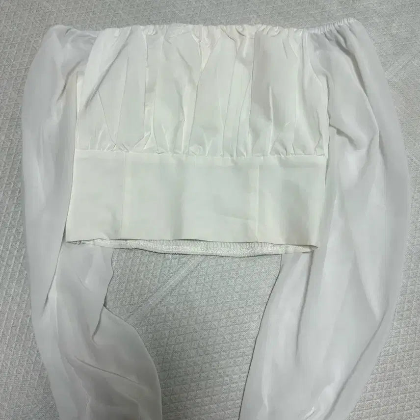 [BUNJANG] Pale Jade White Puff Sleeve Crop Blouse / 페일제이드 화이트 퍼프 소매 크롭 블라우스 2사이즈