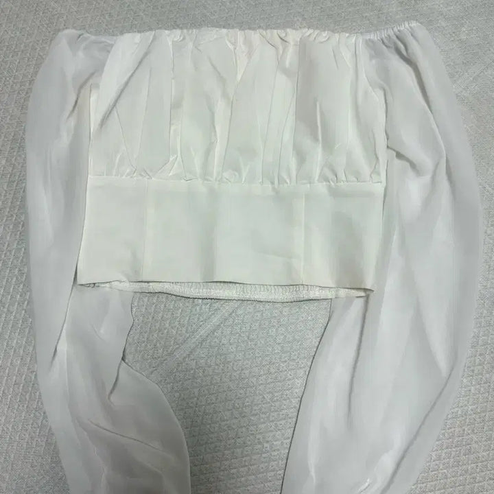 [BUNJANG] Pale Jade White Puff Sleeve Crop Blouse / 페일제이드 화이트 퍼프 소매 크롭 블라우스 2사이즈