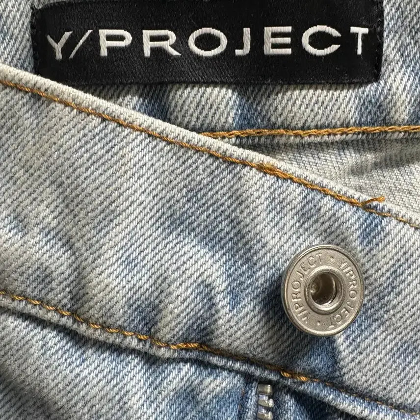 [BUNJANG] Y/Project Jungkook Denim Jeans / [Y/Project] 핀치드 로고 데님 (BTS 정국 바지)