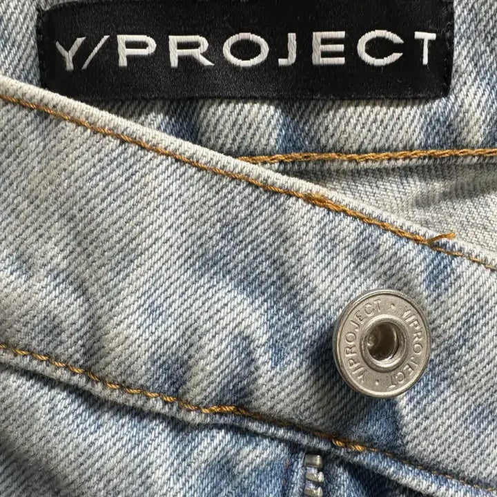 [BUNJANG] Y/Project Jungkook Denim Jeans / [Y/Project] 핀치드 로고 데님 (BTS 정국 바지)