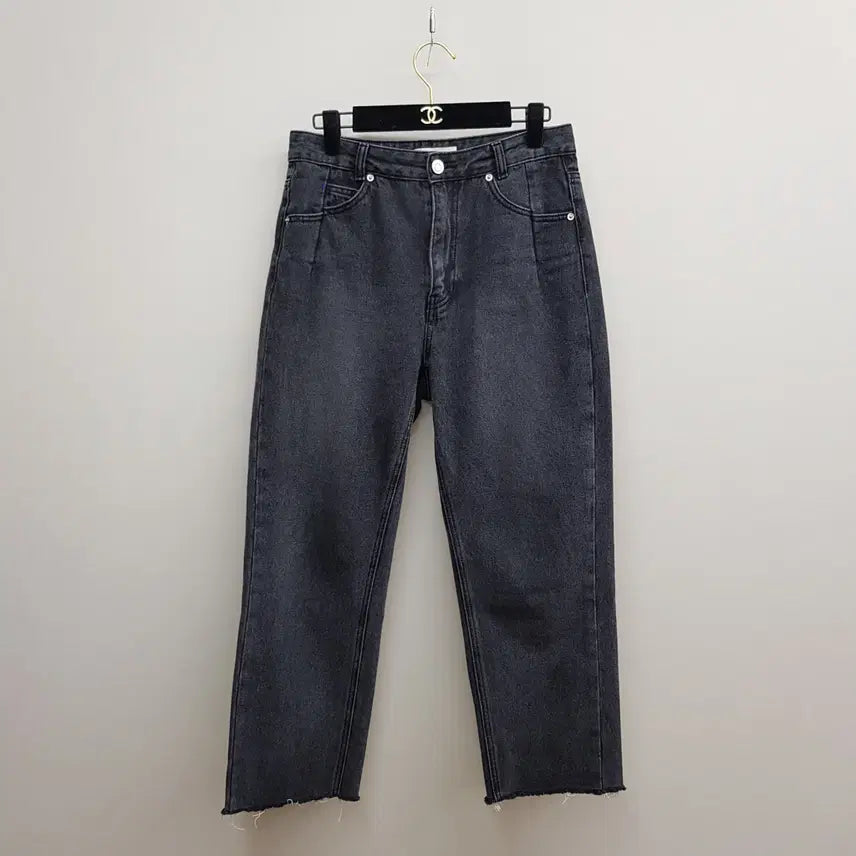[BUNJANG] Kuho Plus 2022 Cut-off Detail Denim Pants (Size 2) / 구호플러스 2022 컷오프 디테일 데님팬츠 2사이즈
