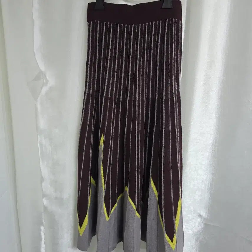 [BUNJANG] System Pleated Knit Skirt / 시스템 배색 패턴 플리츠 니트 스커트 (1883)