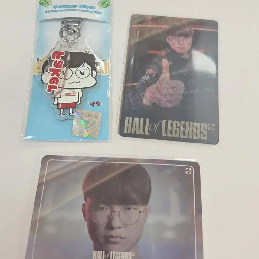 [SOLD OUT] T1 X 몽이 페이커 키링 + 전설의 전당 포카