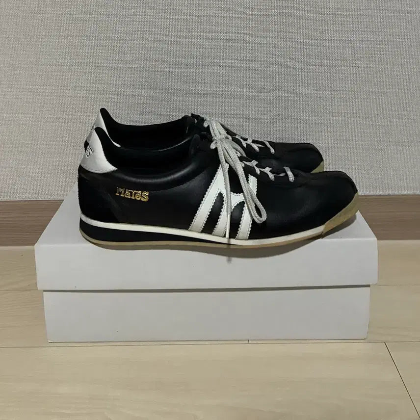 [SOLD OUT] MateS 마테스 스니커즈 MYRNA P.E 블랙 컬러 42사이즈