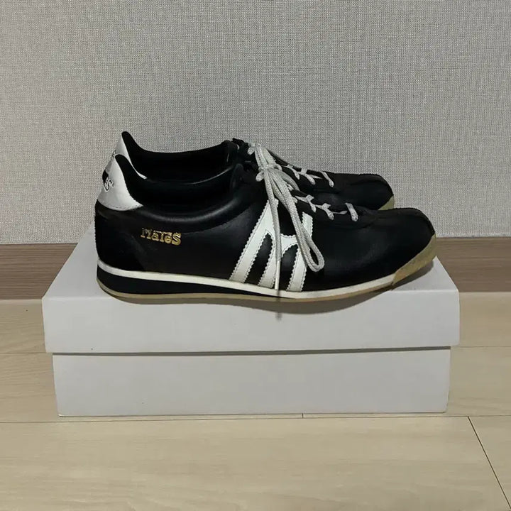 [SOLD OUT] MateS 마테스 스니커즈 MYRNA P.E 블랙 컬러 42사이즈