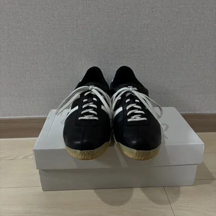 [SOLD OUT] MateS 마테스 스니커즈 MYRNA P.E 블랙 컬러 42사이즈