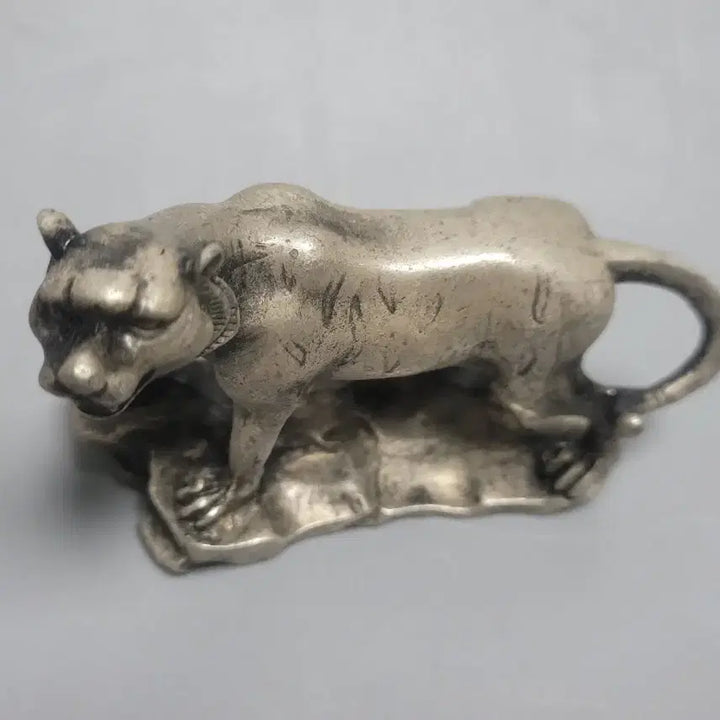 [BUNJANG] Antique White Copper Tiger Paperweight / 백동 호랑이 소형 문진