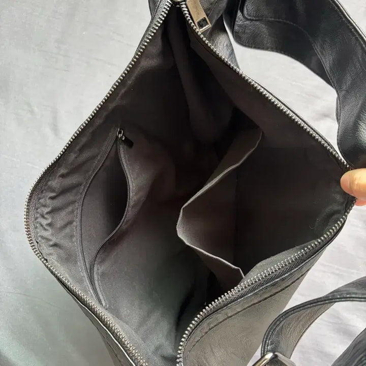 [BUNJANG] Black Leather Hobo Bag Shoulder Bag / 블랙 가죽 호보백 숄더백