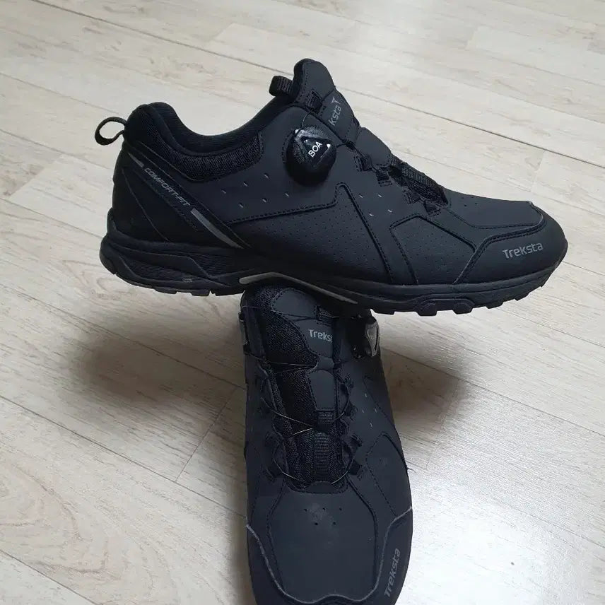 [BUNJANG] Treksta Trekking Shoes Walking Shoes Size 285 / 285 트렉스타 트레킹화 워킹화 신발 285사이즈 완전좋아요